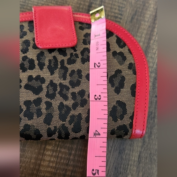 Fendi Leopard/Red Leather Round Wallet - Picture 14 of 15